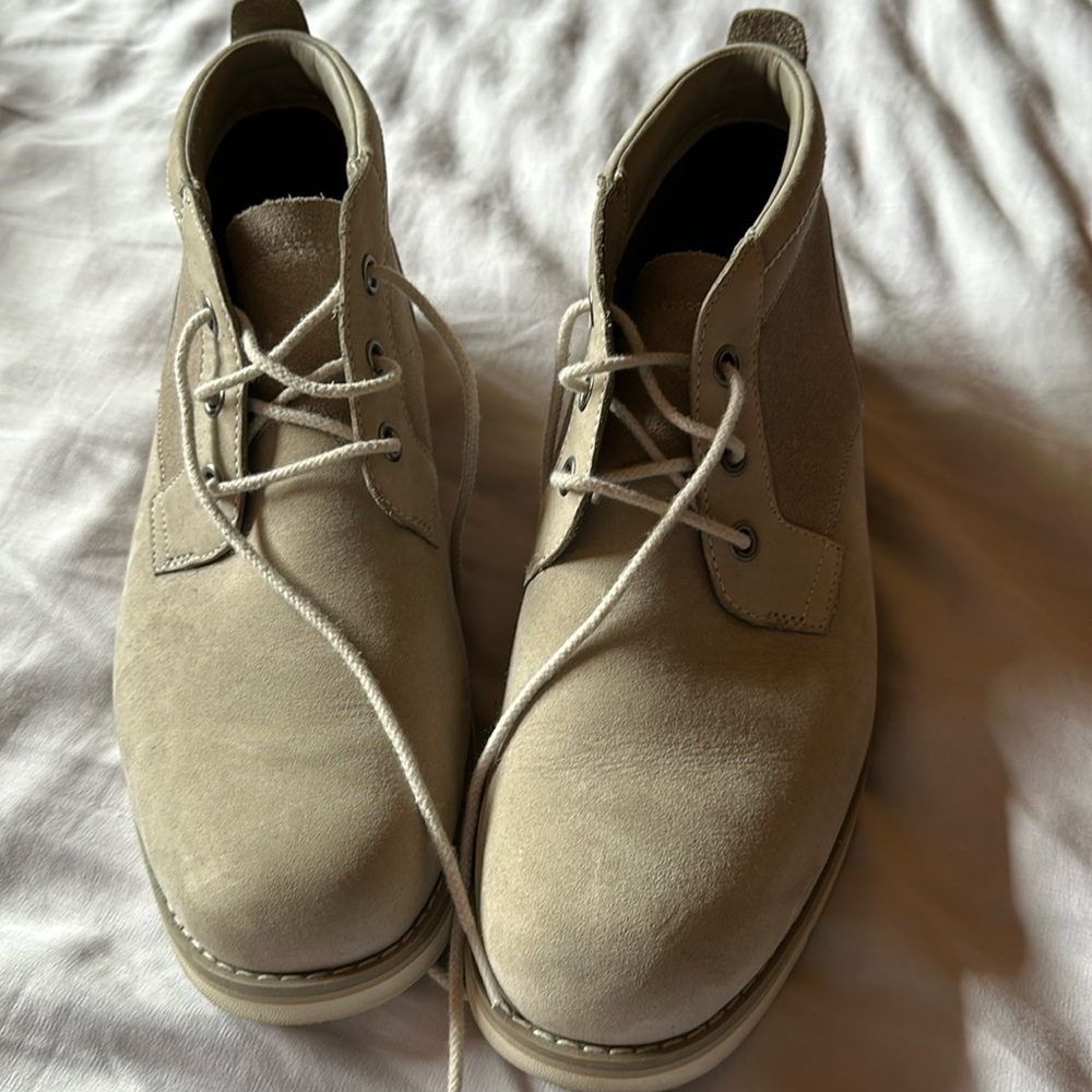 Grey suede Timberlands. Light colored desert boots are great for Summer